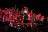 14 Best Places To See Christmas Lights In Los Angeles inside measurements 2047 X 1365