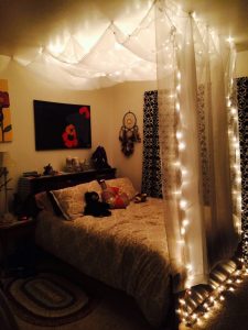 45 Ideas To Hang Christmas Lights In A Bedroom Shelterness pertaining to dimensions 775 X 1033