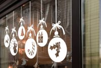 50 Fresh Christmas Window Decoration Ideas That Are Breathtakingly throughout dimensions 960 X 960