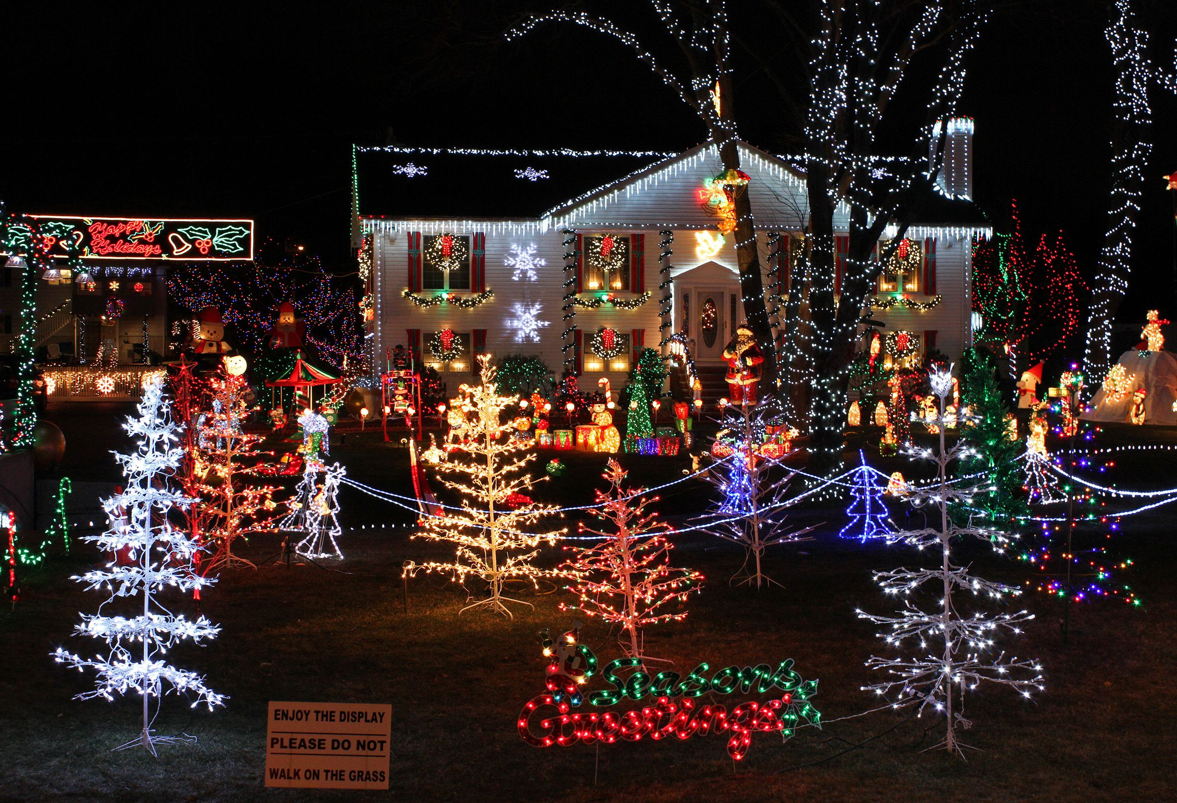 Avoid Overloading Circuits With Christmas Lights intended for sizing 2400 X 1639