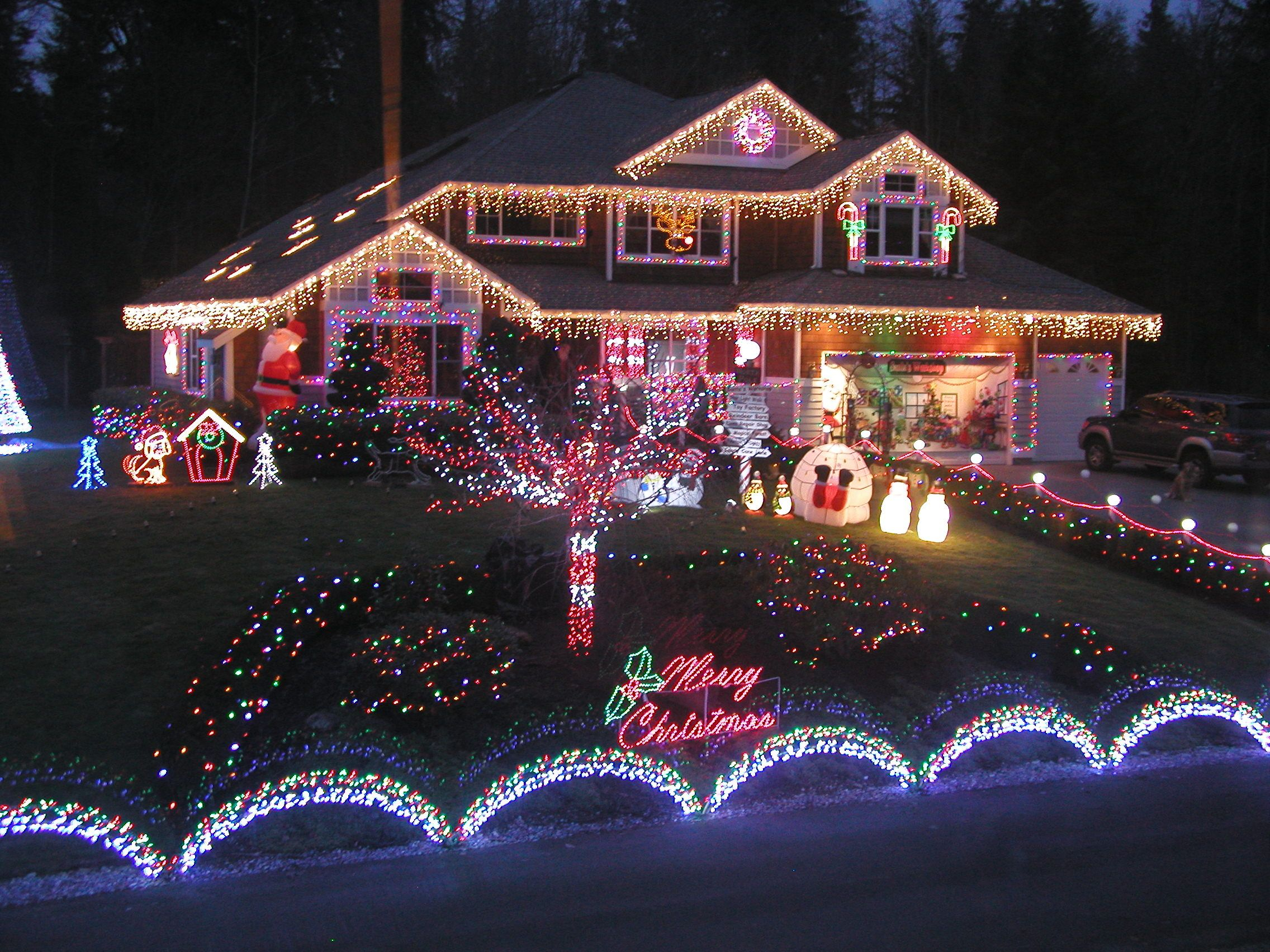 Christmas Light Displays That Shine Redfin Beautiful Christmas for measurements 2272 X 1704