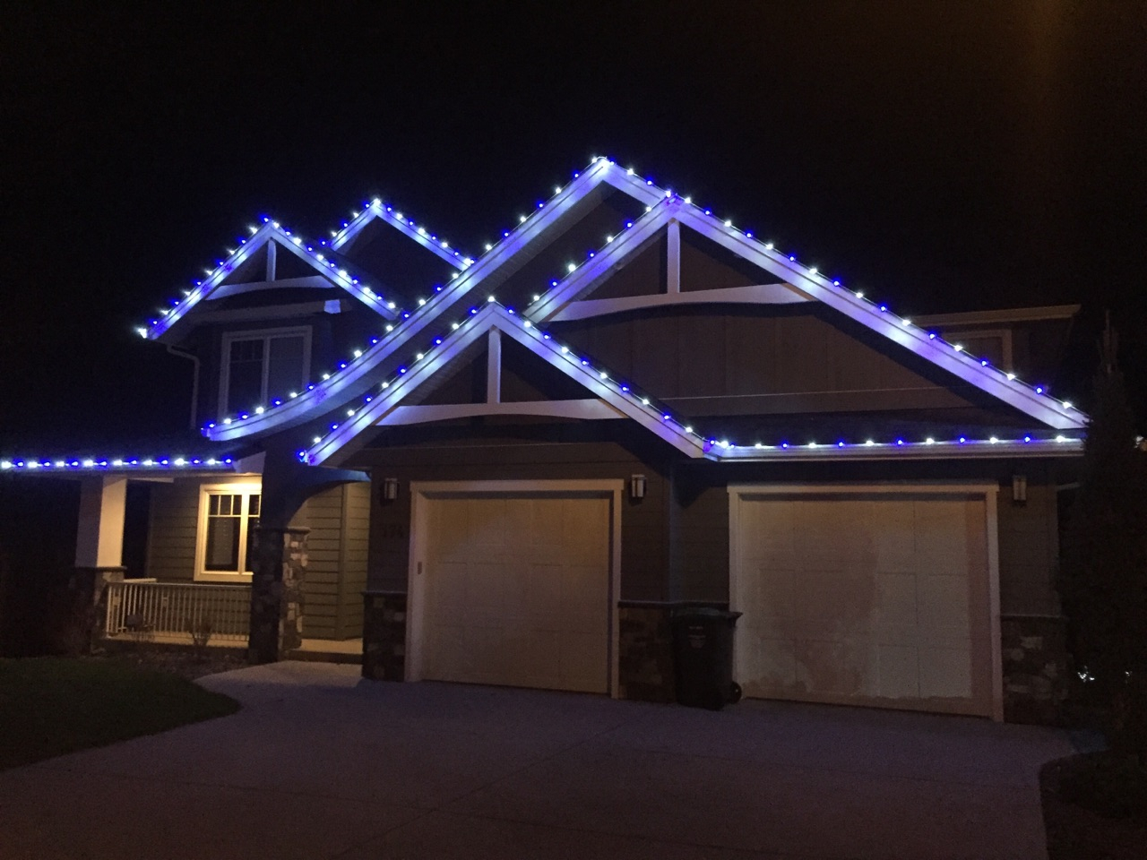 Christmas Light Installation In Kelowna We Hang Holiday Lighting with measurements 1280 X 960