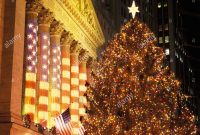 Christmas Tree Lights Wall Street Brsegebude Downtown Manhattan intended for proportions 1300 X 1138