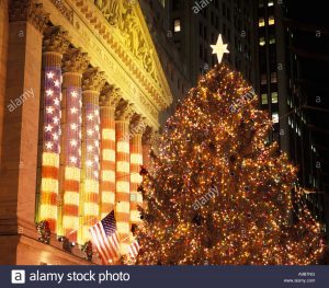 Christmas Tree Lights Wall Street Brsegebude Downtown Manhattan intended for proportions 1300 X 1138