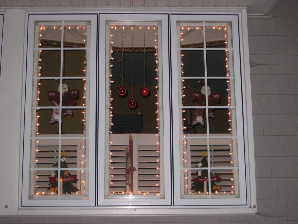 Christmas Window Lighting Frames 3 Steps With Pictures regarding sizing 1024 X 768