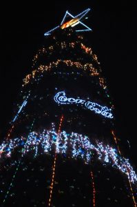 Coca Cola Christmas Tree Cocacola Lights Up The Tallest Christmas with regard to measurements 800 X 1204