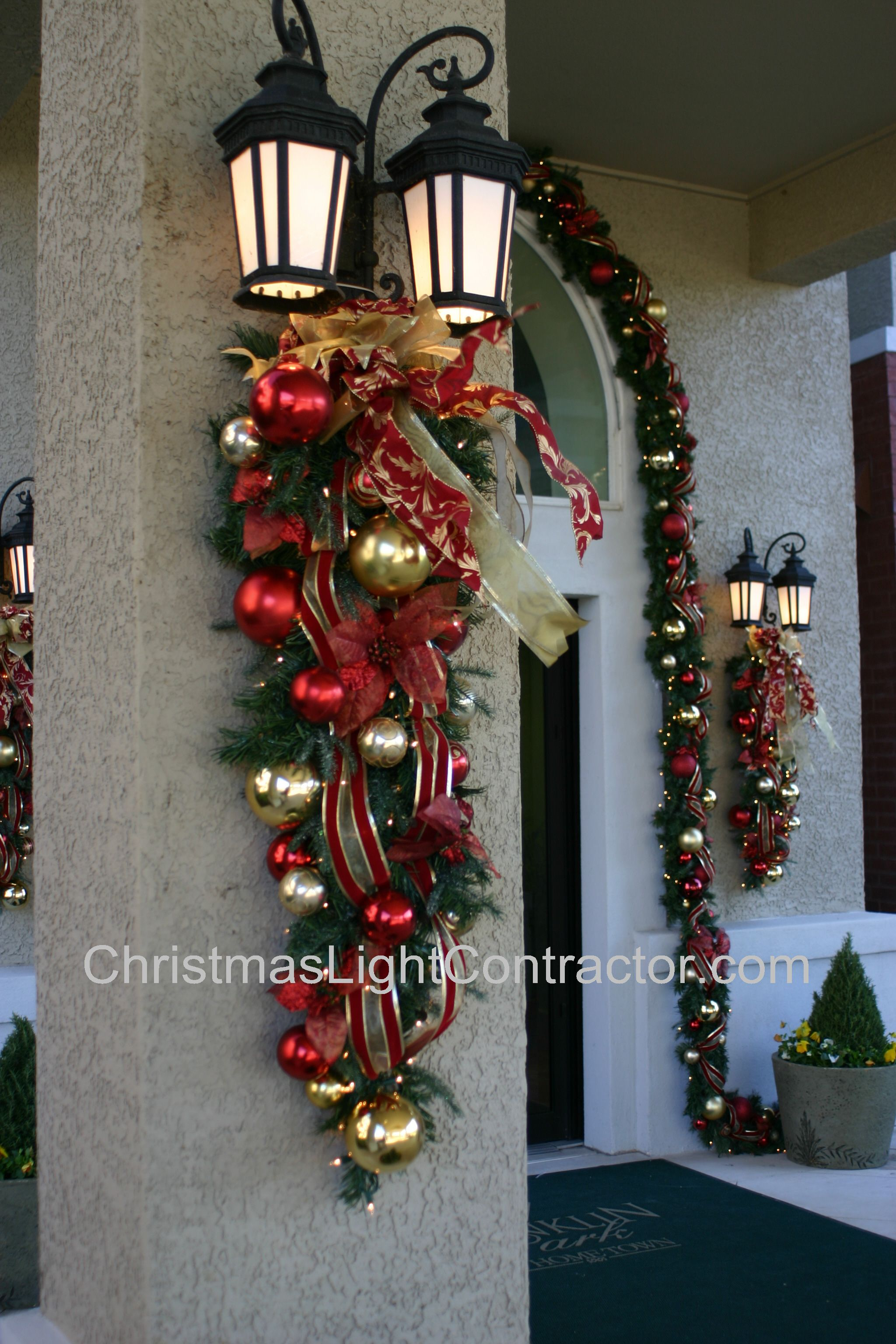 Floral Wreaths And Swags Custom Christmas Originals Made To Las T within measurements 2048 X 3072