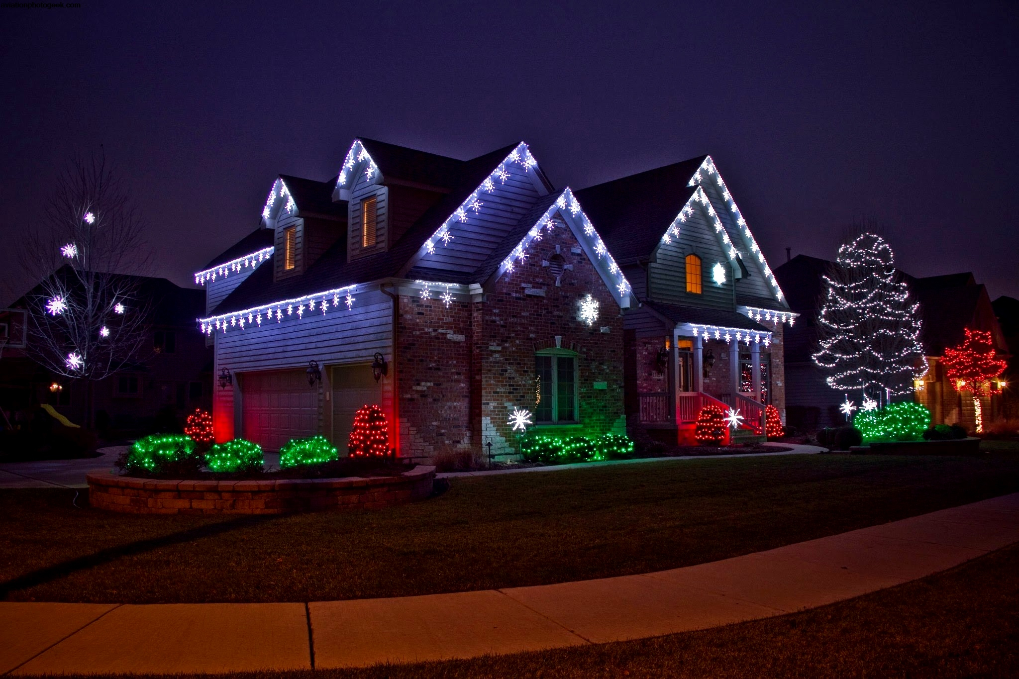 Hire Someone To Put Up Christmas Lights • Christmas Lights Ideas