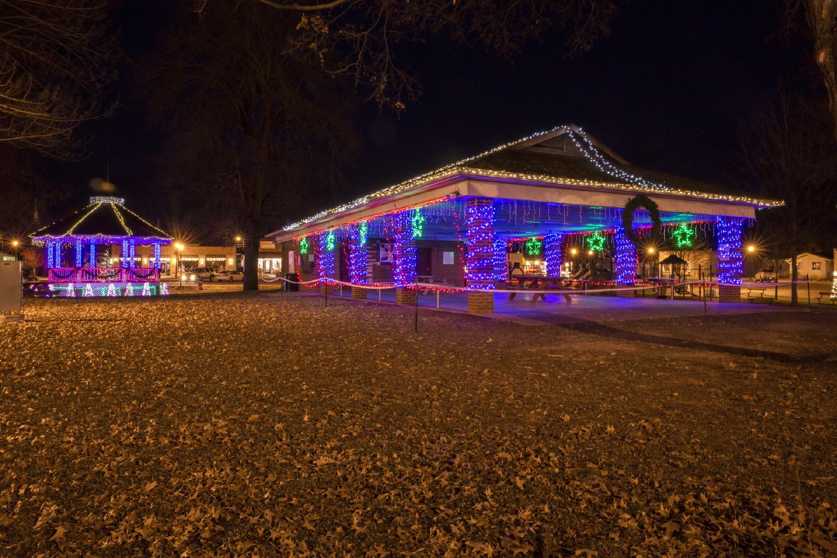 Hope Town Square Lights Up To Celebrate Season pertaining to measurements 1200 X 800