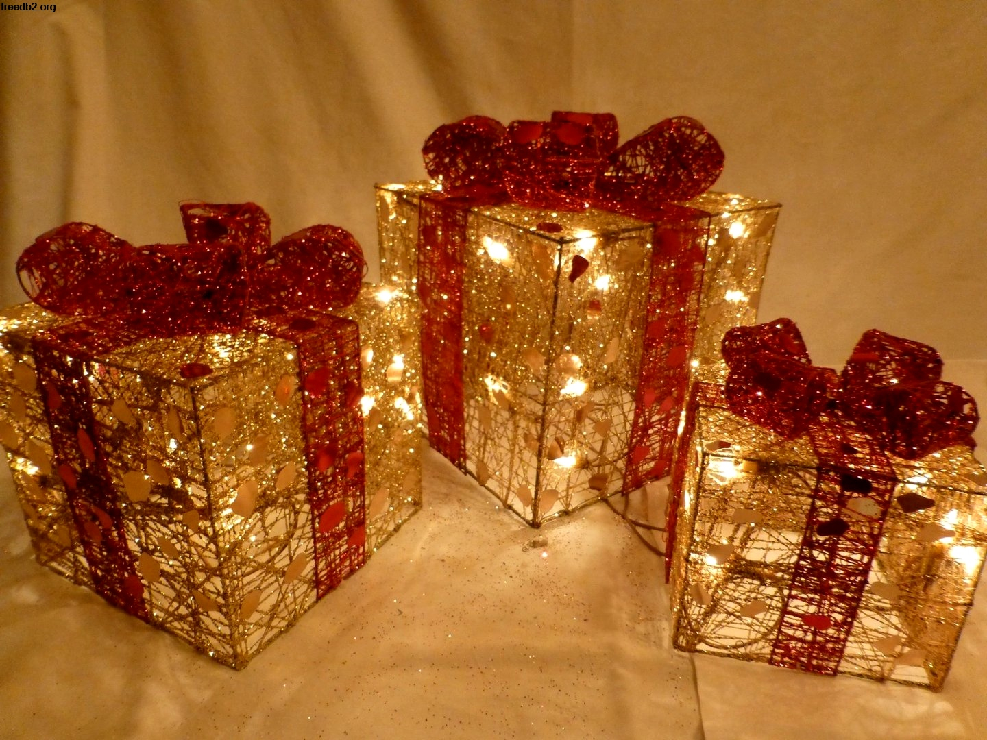 Indoor Set Small Gold Amp Red Parcel Light Up Christmas Parcels intended for size 1440 X 1080
