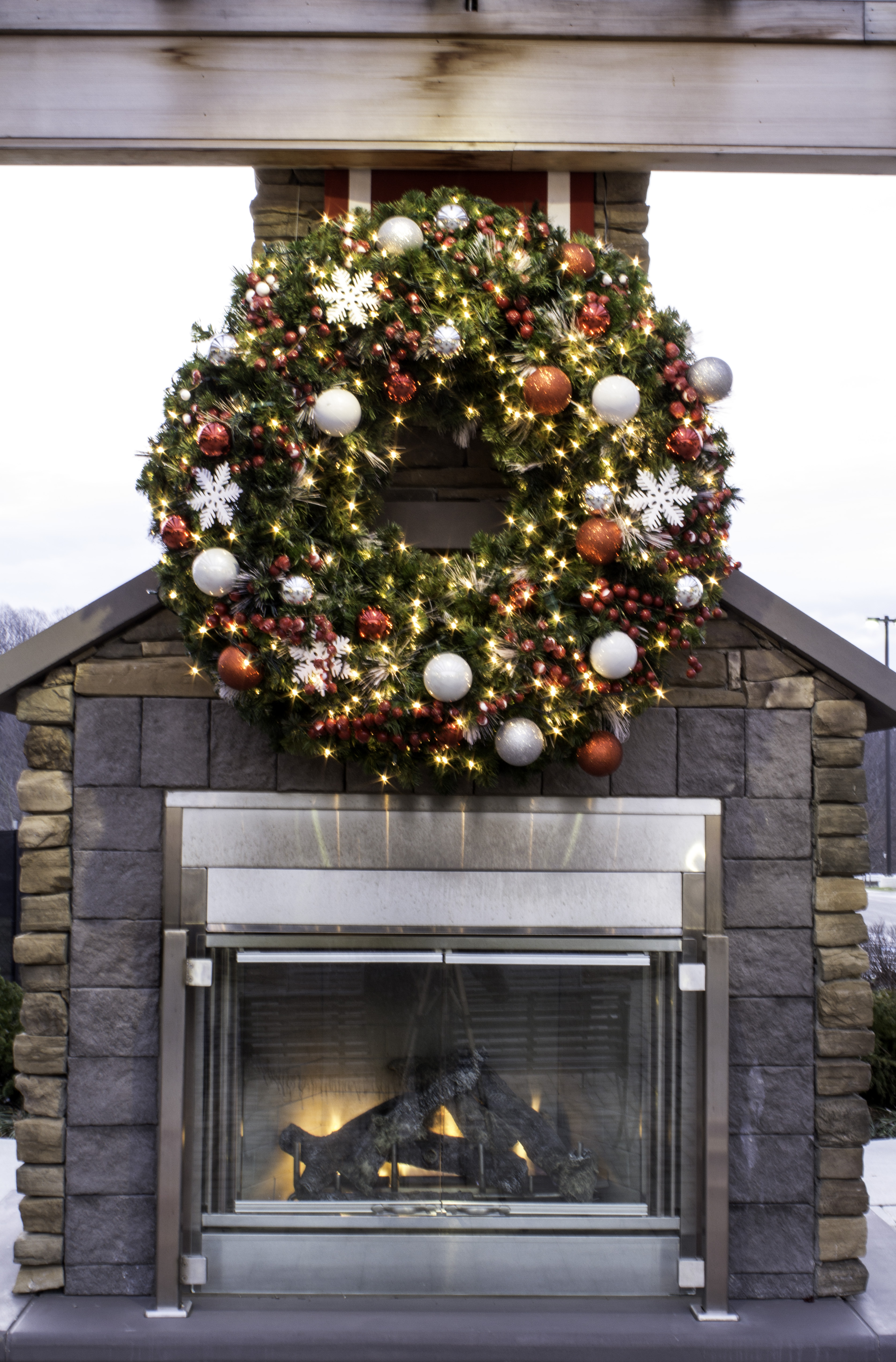 Large Outdoor Commercial Christmas Wreaths Downtown Decorations intended for sizing 3348 X 5088