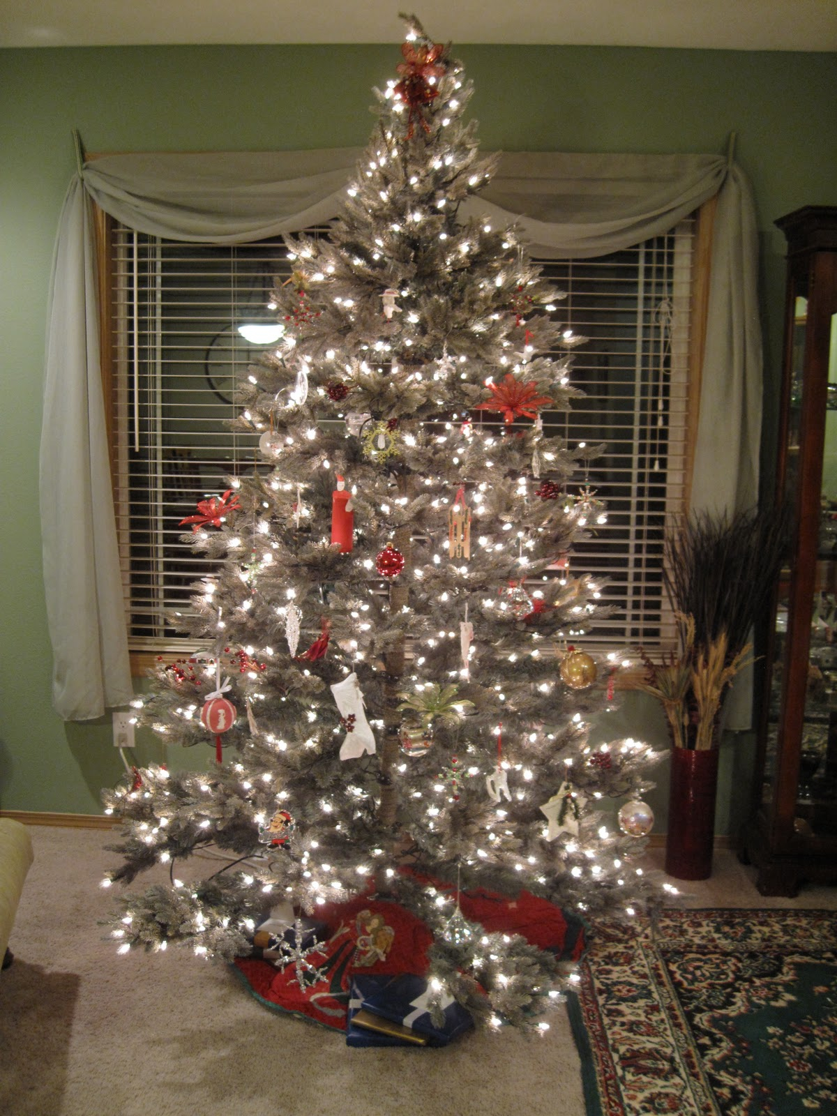 Marvelous Schemes Of Traditional Christmas Tree Decorating Ideas within dimensions 1200 X 1600