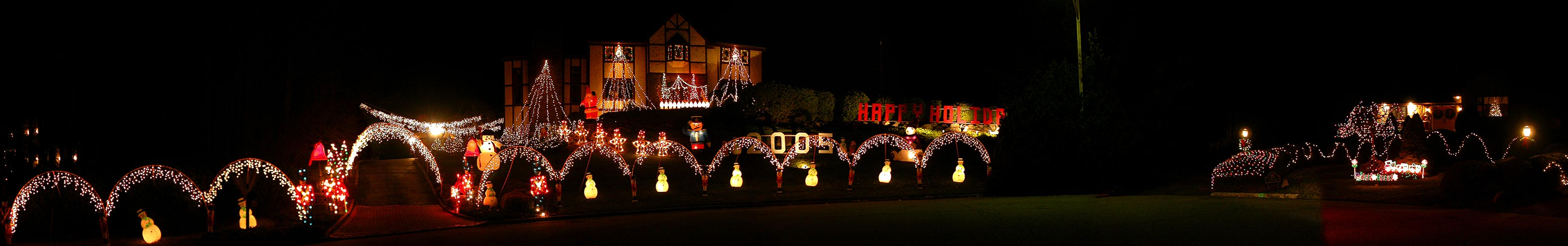 The Elvis House Christmas Lights In Mahwah Nj with sizing 3183 X 500